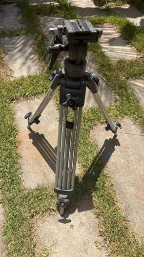 Tripé de vídeo profissional