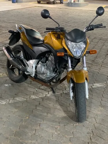 CB 300