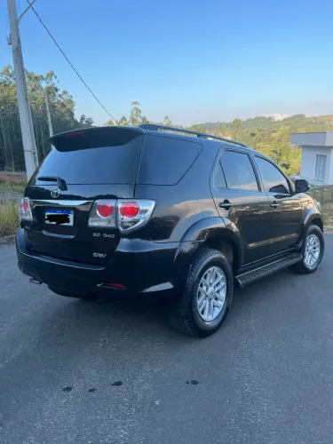 Toyota Hilux SW4 SRV D4-d 4X4 3.0 TDI Dies. AUT 2013