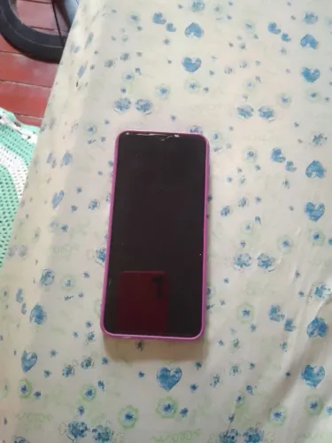 Vende se um celular Samsung A 23 128 ginga de memória