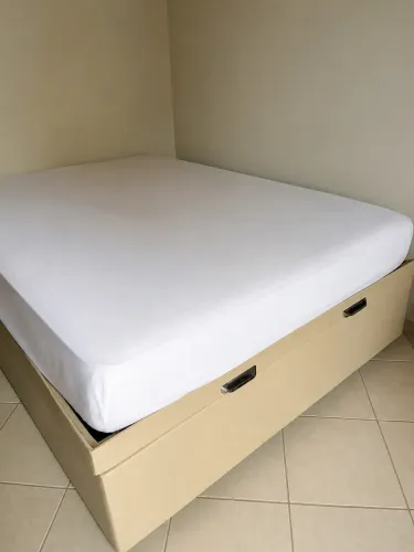 Box baú casal + colchão de casal