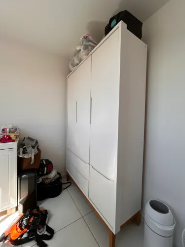 Guarda-roupa de bebê marca Reller 
