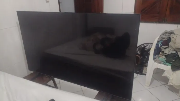 Vendo ou troco tv Samsung 65 polegadas apareceu umas listras mais estar funcionando 