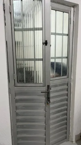Porta de alumínio 