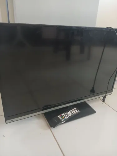 Tv aoc 32 polegadas (não é smart) e pra conserto ou retirada de peças. Leia a descrição!
