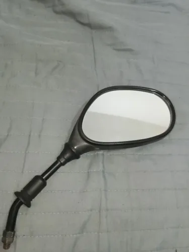 Vendo o retrovisor do lado direito para Honda lead 110