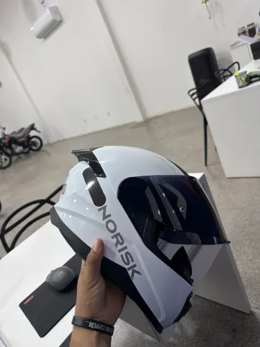 Vende-se Capacete NORISK SEMI NOVO