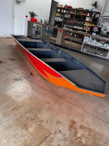 Canoa Soldada Estrutura Reforçada com Ótima Estabilidade - A partir de 7.990,00