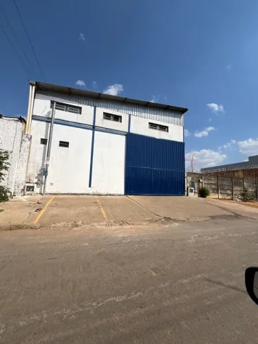 Alugo Galpão 360 metros 1 rua atrás da Alfredo nascer Luziania