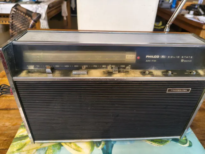 Rádio Philco Transglobe 9 faixas