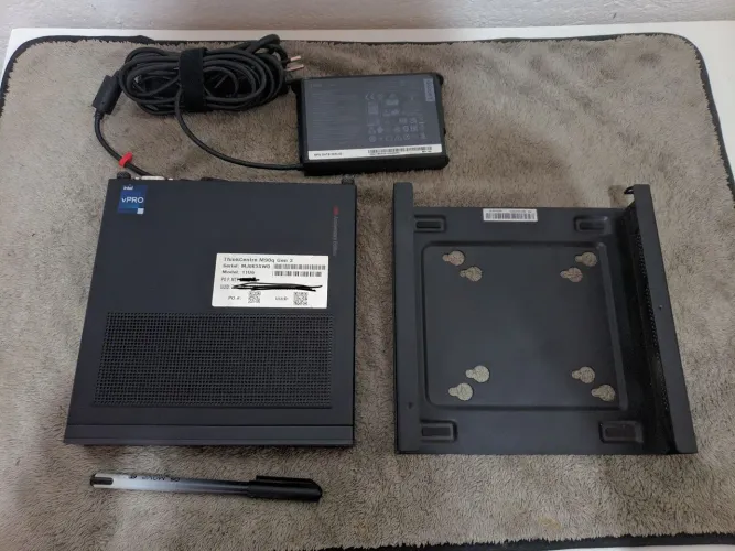 Lenovo ThinkCentre M90q Gen 3 i5 - 12500