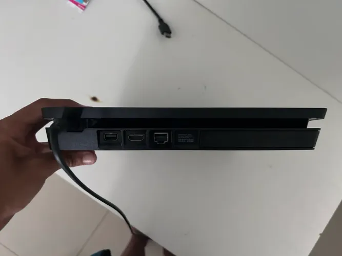 Ps4 Slim 500gb + 2 controles + 5 jogos