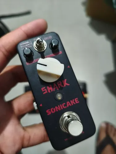 Pedal de distorção Shak da Sonicake