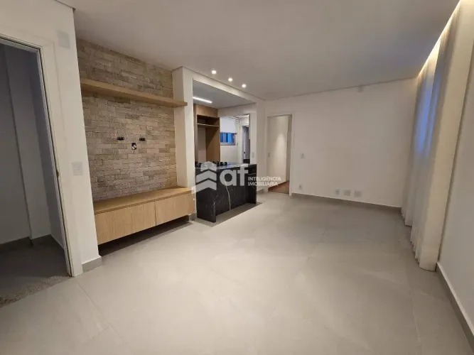 Apto 3 quartos, com armários, ar-condicionado, 2 vagas e elevador