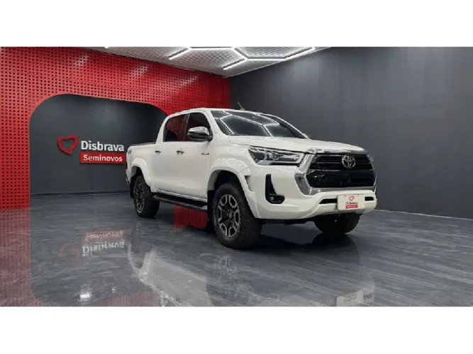 Toyota Hilux CD SRX Plus 4X4 2.8 TDI Die. Aut. 2024