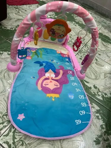 Tapete de atividades para bebê..