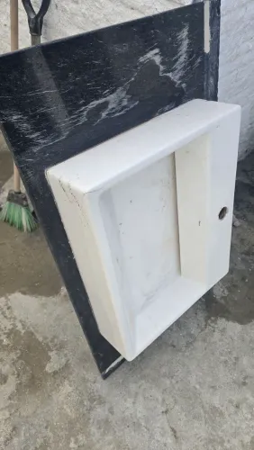 Vendo uma bancada de banheiro