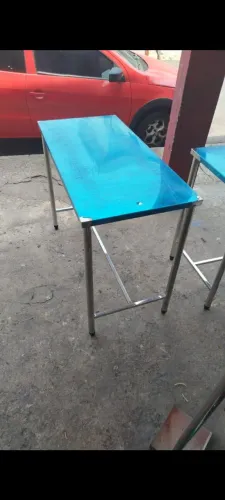 Mesa inox $650 a grande e $500 a pequena 