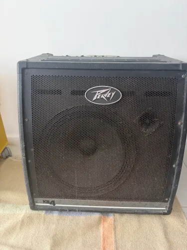 Caixa amplificada Peavey KB4