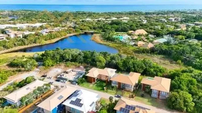 Casa de condomínio à venda em Mata de São João, Praia do Forte, com 6 quartos, 700m²