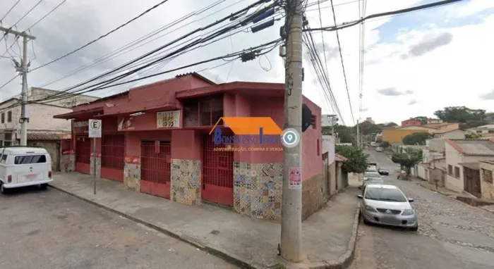 4 lojas com uma casa de 3 quartos Bairro Salgada Filho em Belo Horizonte