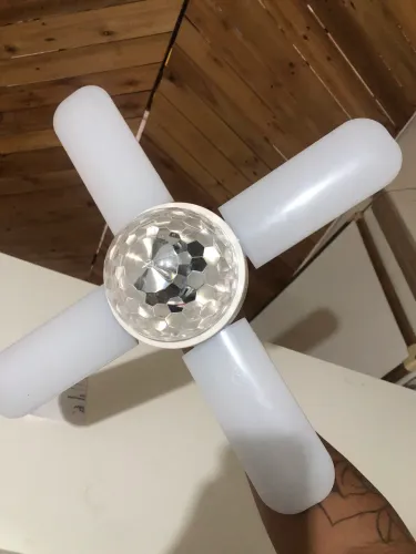 Caixa de som de bocal com jogo de luz led com todas as cores
