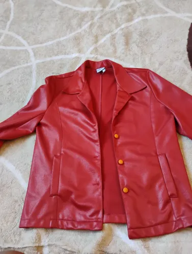 Jaqueta couro sintético vermelha 