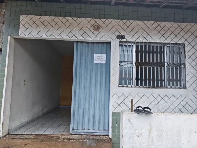 Casa bem localizado na avenida Paquistão. Perto do bar do boi