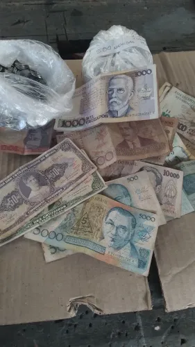 Cédulas antigas de cruzeiro e cruzado 