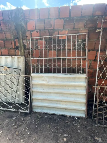 Vendo portão, grades para portas e janelas