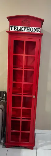 Estante de livros/ cristaleira cabine telefônica Londres 