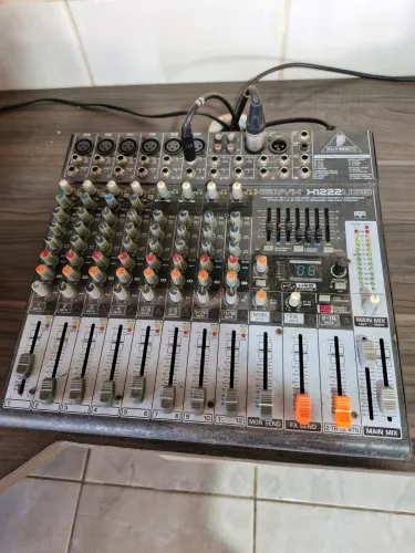 Mesa de som