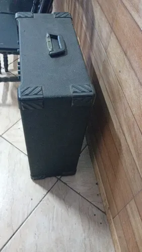 Caixa amplificada
