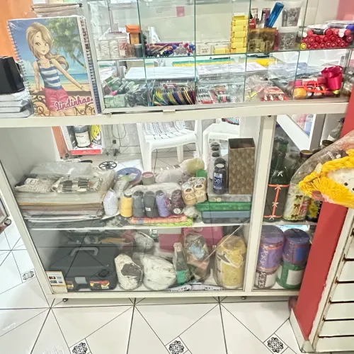 Vende-estoque de papelaria e aviamentos 