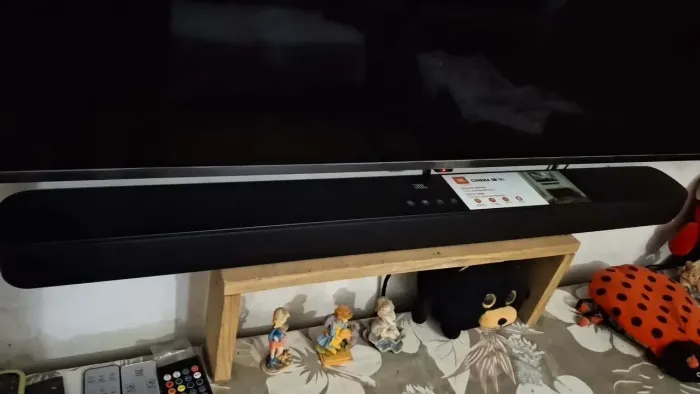 Sound bar JBL super nova e conservada na caixa