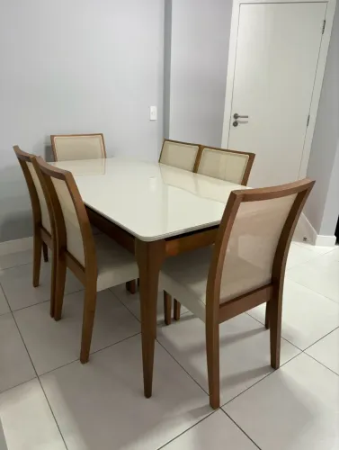Mesa de jantar 6 lugares 