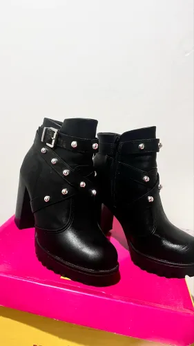Bota preta feminina 