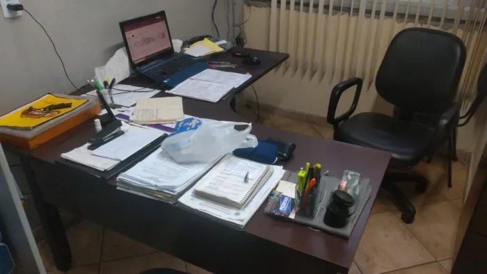 Mesa executiva super conservada e reforçada - Ótima oportunidade