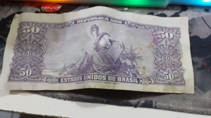 2 Cédulas Antiga de 50 Cruzeiros - Com Selo do Banco Central