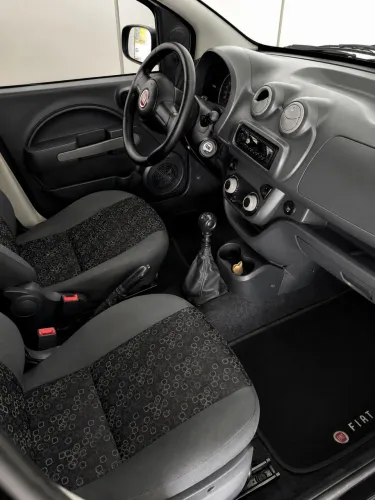 Fiat Uno Vivace Celeb. 1.0 EVO F.flex 8V 5P 2012