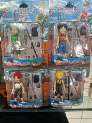 Boneco One Piece