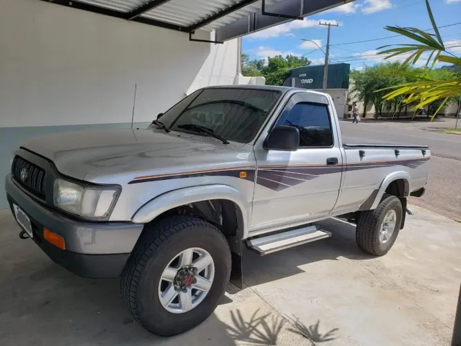 Toyota Hilux CS DX 4X4 3.0 8V 90cv Diesel 2003