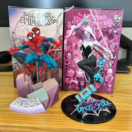 Homem Aranha e Gwen Estátua Original Mcfarlane Toys