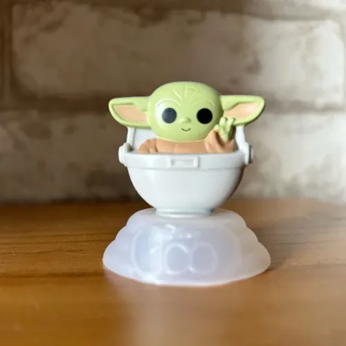 Boneco Baby Yoda + Lote de Brinquedos. 
