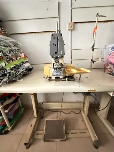 Máquina de casear e Botoneira