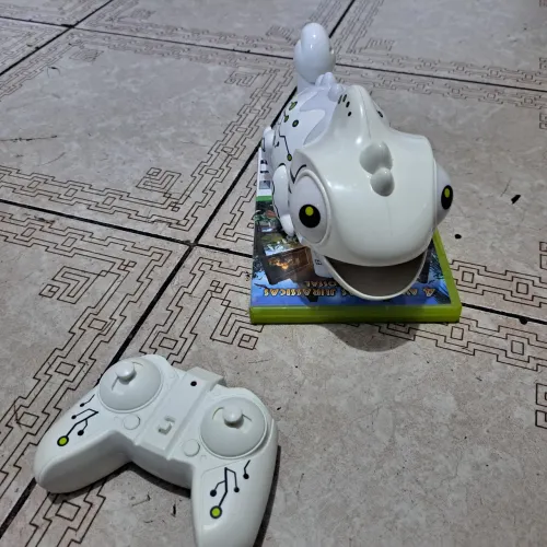 Brinquedo Robô Camaleão, 12 Mudanças de Cor, 5 Sons