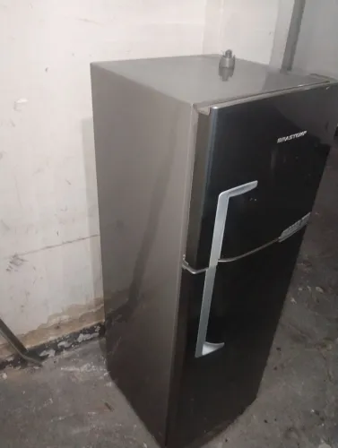 Vende se geladeira Brastemp em boa condição 