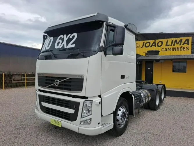VOLVO FH 440 6x2 2010 CÂMBIO MANUAL AR CONDICIONADO