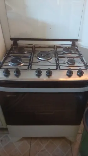 Vendo Fogão Eletrolux 5 bocas em ótimo estado!