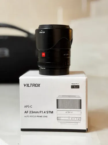 Lente Viltrox AF 23mm f/1.4 STM (Sony E APS-C)